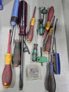 lot 36943 image: Screwdriver Set with Wiha and Measuring Tools&nbsp