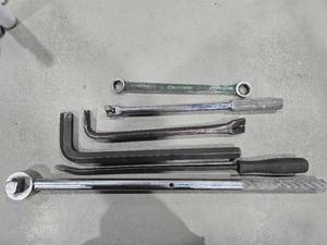 lot 36953 image: Mixed Lot of Used Mechanic Tools&nbsp