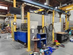 lot 43926 image: Approx 110 Ft of Wall Panels Made Of Steel and Plexi Glass.&nbsp