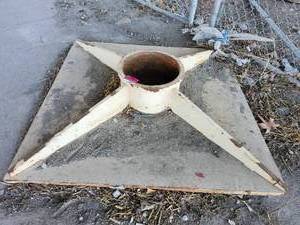 lot 50025 image: Industrial Christmas Tree Stand - Commercial Grade