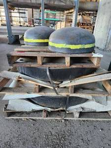 lot 50043 image: Industrial Dock Bumpers with Mounting Plate&nbsp
