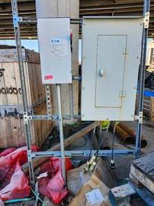 lot 50064 image: Eaton 100A Heavy Duty Safety Switch and Panel Assembly
