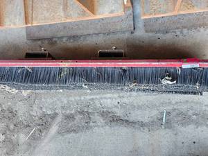 lot 50072 image: Industrial Wire Brush Strip Assembly