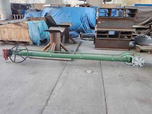 lot 50081 image: Industrial Green Manual Gate Valve Assembly