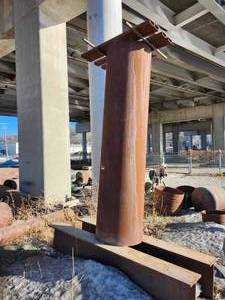 lot 50095 image: Large Industrial Steel Column with Base Frame