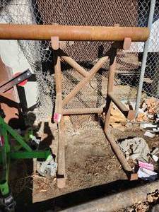 lot 50131 image: Industrial Metal Pipe Storage Rack and Solid steel pipe