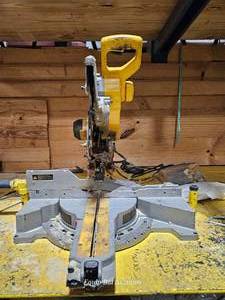 lot 10505 image: DeWalt Compound Miter Saw