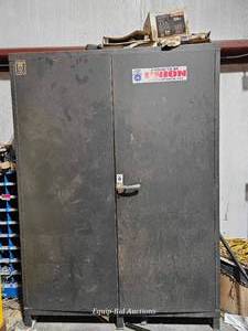 lot 10508 image: Industrial Storage Cabinet with Parts Bins