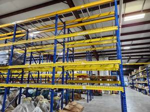 lot 10519 image: 18 Sections of Industrial Warehouse Pallet Racking System&nbsp