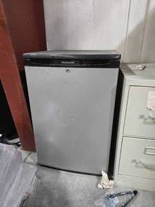 lot 50225 image: Frigidaire Mini Refrigerator
