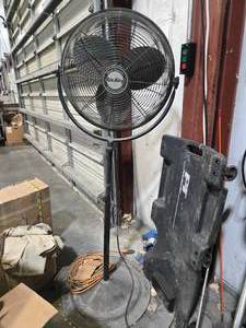 lot 50267 image: Air King High Velocity Industrial Pedestal Fan&nbsp