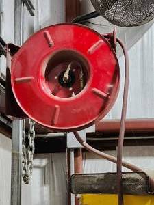 lot 50313 image: Industrial Air Hose Reel