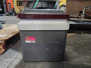 lot 50314 image: Koolatron P25 Electric Cooler Warmer