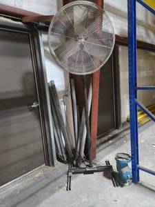lot 50279 image: TPI ACH30 Industrial Pedestal Fan&nbsp
