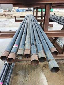 lot 43945 image: (8) 21ft Industrial Steel Drill Pipes -3in Threaded Ends