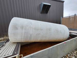 lot 43963 image: 1000 Gallon Horizontal Storage Tank