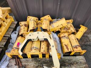 lot 43969 image: Handle-It Equipment  - Industrial Lifting Tool and 12in Brackets