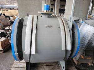 lot 50496 image: 24 Flowserve Trunnion Mounted Ball Valve