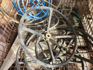lot 48054 image: Lot of Industrial Turn Wheels, Varying Sizes