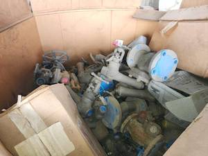 lot 48061 image: Lot of Industrial Smith Valves and Components