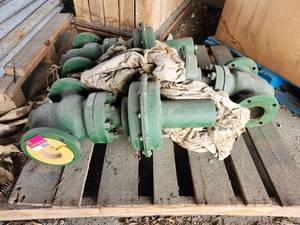 lot 48062 image: Industrial Parat Green Cast Iron Pipe Valves