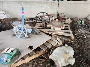 lot 48065 image: Industrial Cameron Valve Assembly with Control Wheels