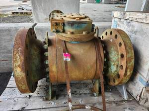 lot 48071 image: Industrial Ball Valve with Flanged Connections