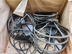 lot 48094 image: Industrial Steel Wheels, Varying Sizes