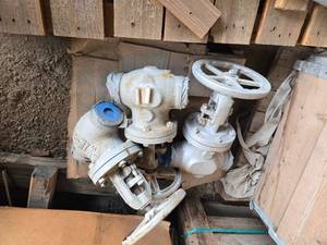 lot 45303 image: Vintage Industrial Gate Valve Assembly