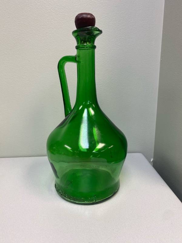 lot 2000 image: Vintage Green Glass Decanter