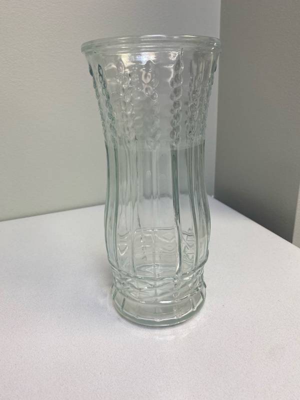 lot 2005 image: Large Clear Glass Vase