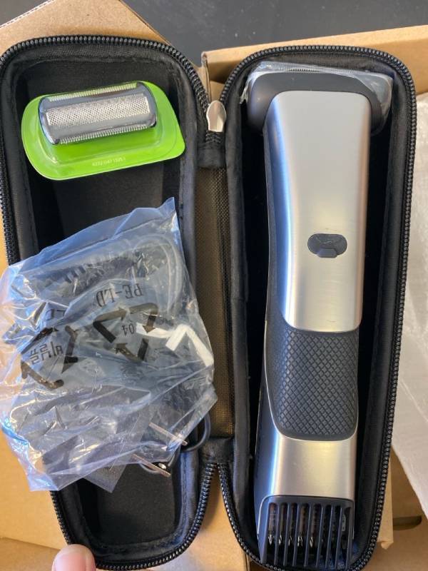 lot 2454 image: Philips Norelco Body groom