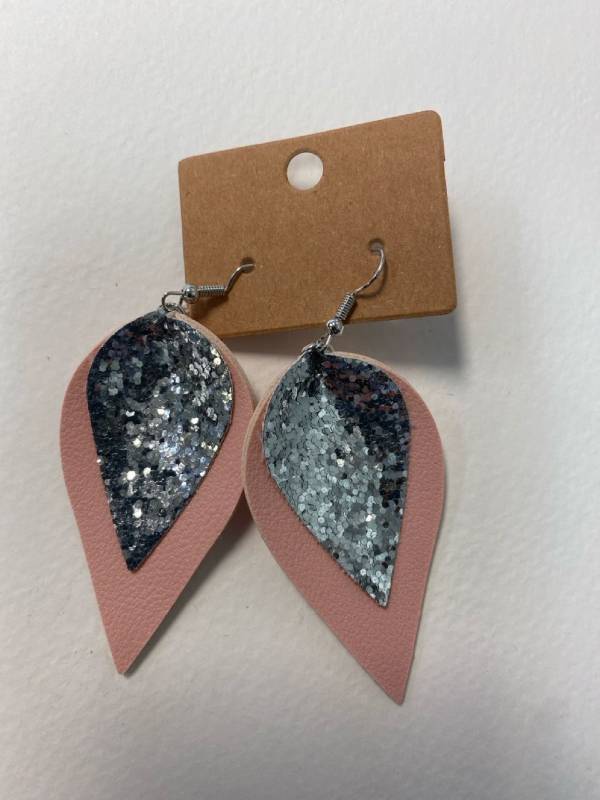lot 2518 image: Pink and silver curved leather earrings NEW
