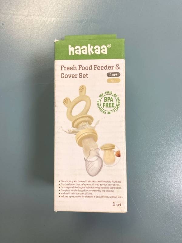 lot 2251 image: Haakaa fresh food, feeder and cover set - Oat