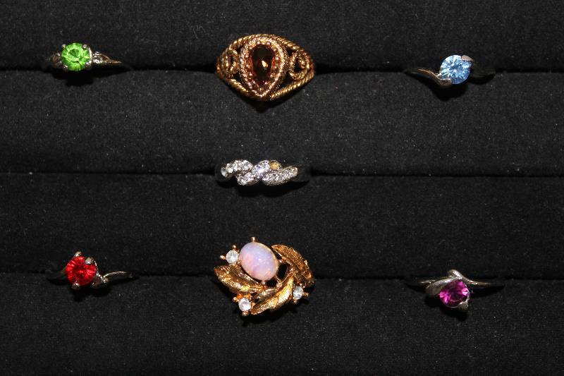 lot 7692 image: Lot of 7 Womens Rings- So Many Colors and Styles- Take a Look