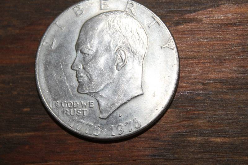 lot 7696 image: Eisenhower Bicentennial Dollar- 1776-1976- Wow