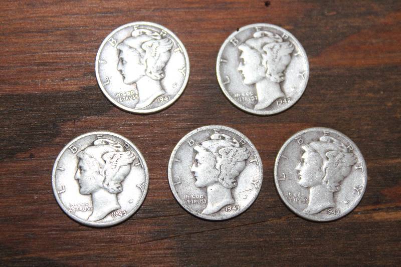 lot 7699 image: Lot of 5 Silver Mercury Dimes- Years 1941, 42, 43, 44, and 45- Take a Look