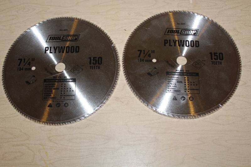 lot 7720 image: Lot of 2, 7.25, 150 Teeth Saw Blades- Brand New
