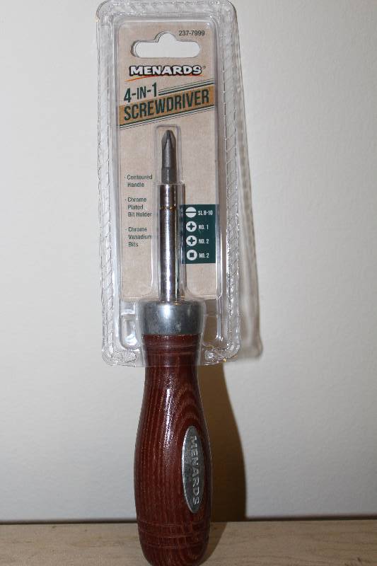 lot 7726 image: Menards 4 in 1 Screwdriver w Wood Handle- Neat