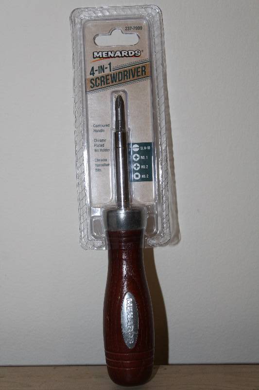 lot 7727 image: Menards 4 in 1 Screwdriver w Wood Handle- Neat