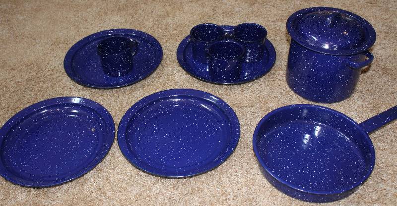 lot 8053 image: Blue Enamel Ware Kitchenware- Pretty