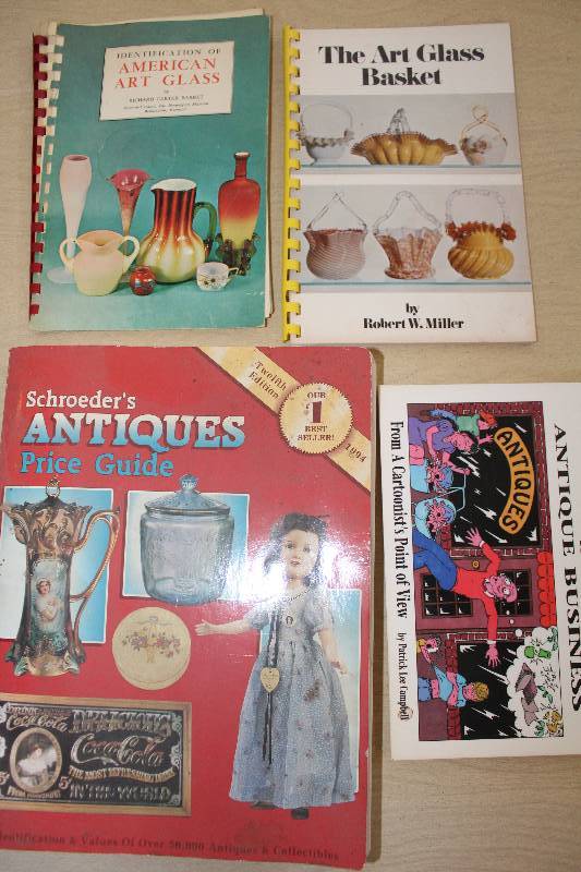 lot 8070 image: Lot of 4 Antique Books- Take a Look