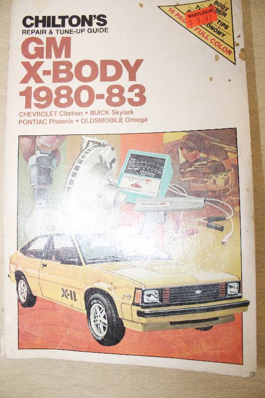 lot 8071 image: Chiltons GM X-Body Repair Guide- Cool