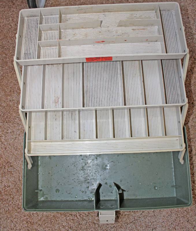 lot 8078 image: Tackle Box- Great Fishing Equipment