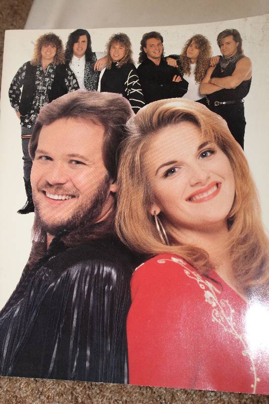 lot 7751 image: Travis Tritt and Trisha Yearwood Concert Program- Cool
