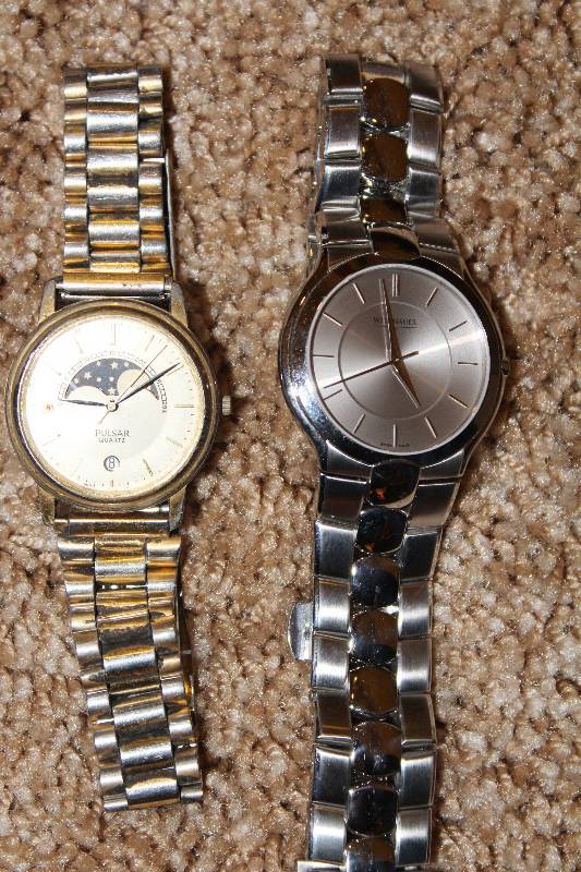 lot 7760 image: Lot of 2 Mens Watches- Take a Look