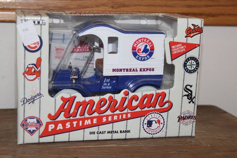 lot 7769 image: Montreal Expos Die-cast Metal Bank- Cool