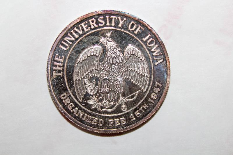 lot 7776 image: 1 Ounce of .999 Fine Silver- University of Iowa- Cool