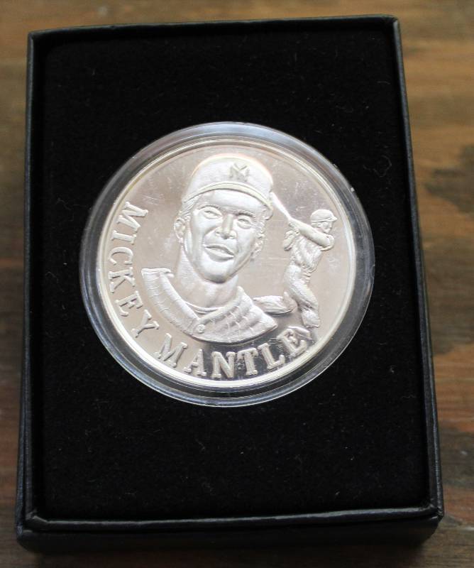 lot 8011 image: Mickey Mantle 1 Troy Ounce Coin- Very Cool
