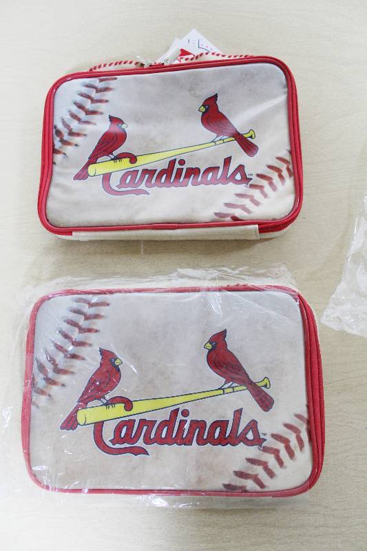 lot 8017 image: St. Louis Cardinals Baseball Team Lunch Box w Card- Cool